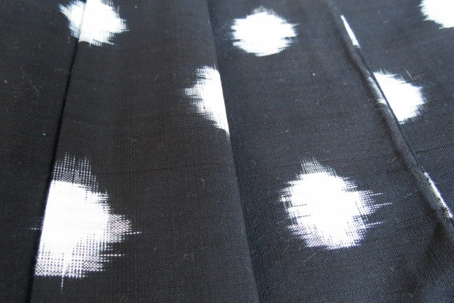 BLACK AND WHITE DOUBLE IKAT FABRIC-HF889S