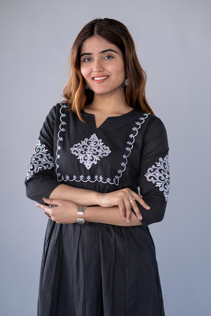 BLACK EMBROIDERED KURTA -NVKS765