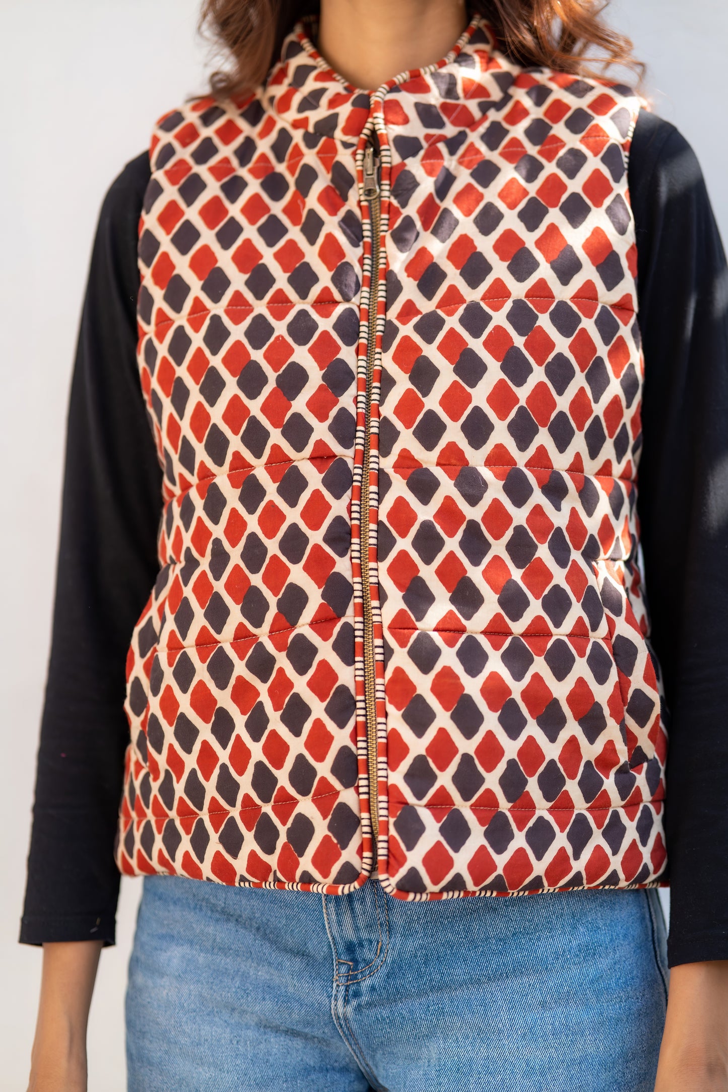 Geometric Reversible Quilted Sleeveless Jacket-NVQJ628