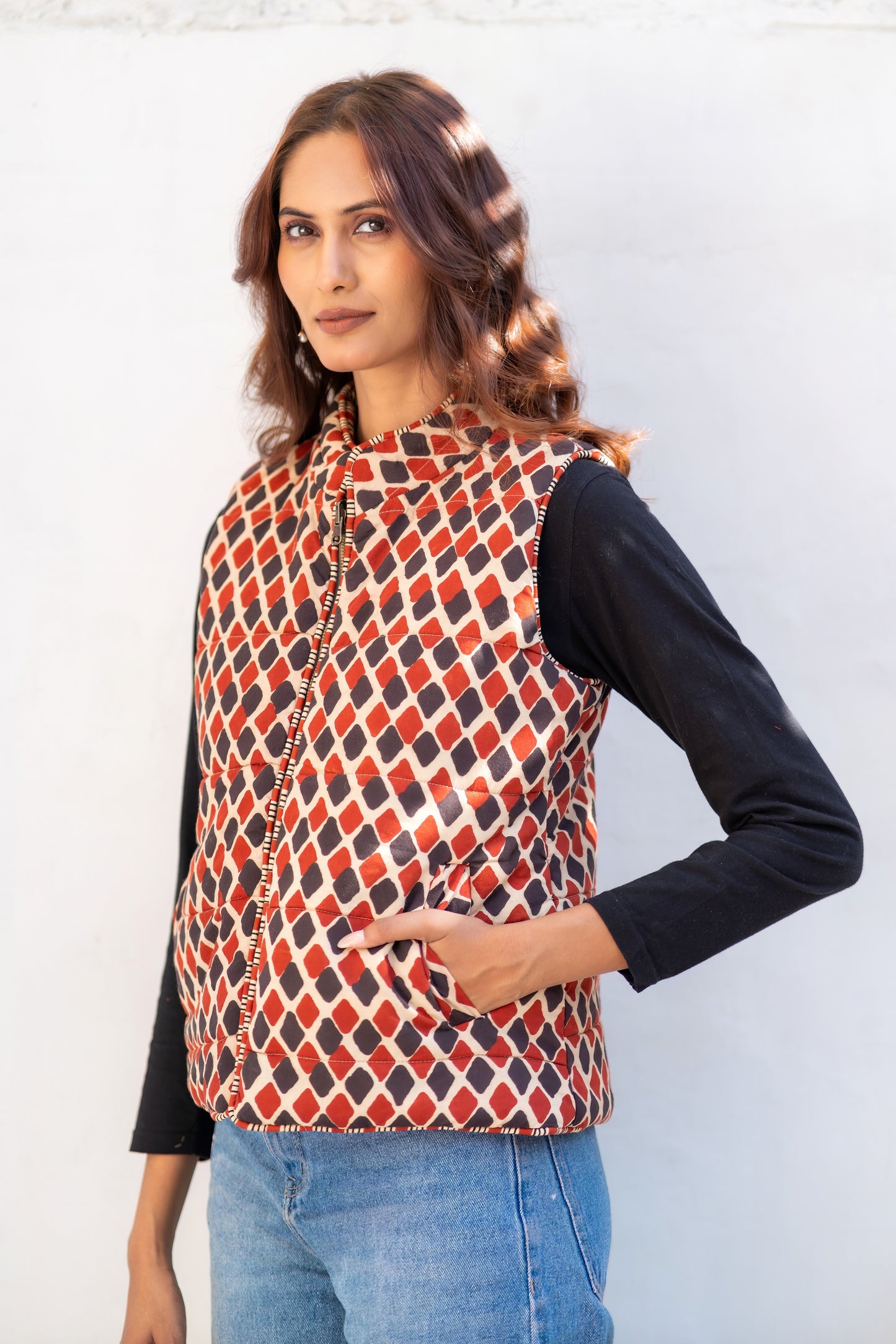 Geometric Reversible Quilted Sleeveless Jacket-NVQJ628