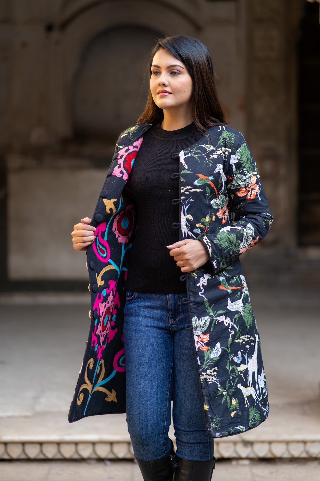 Suzani Embroidered Reversible Black Jacket-NVQJ592