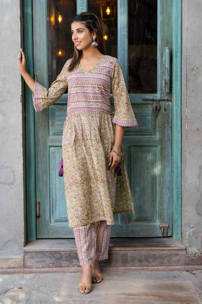 GREEN FLAIRED SLEEVES KURTA PANT SET-KS563