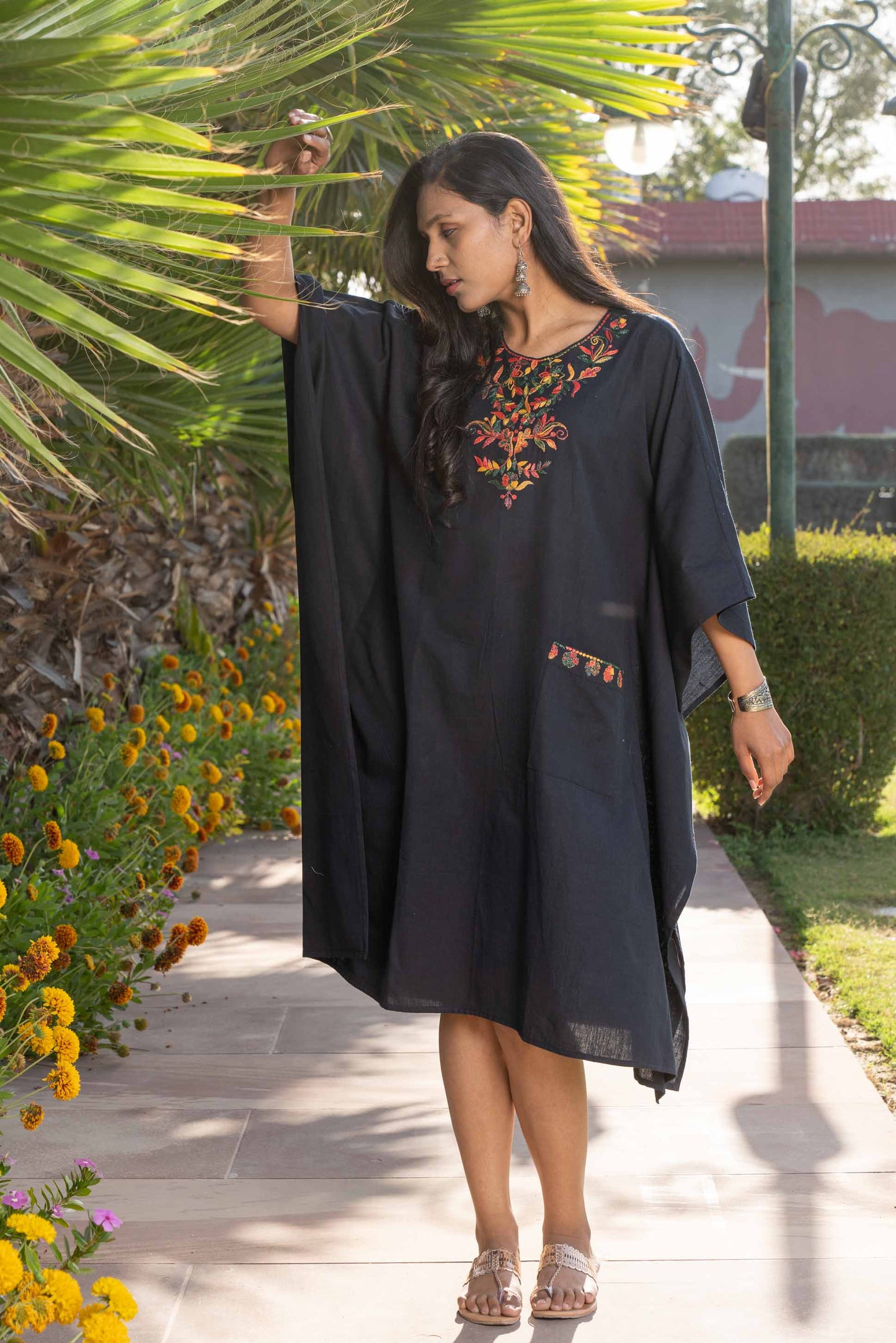 BLACK EMBROIDERED KHARI COTTON KAFTAN-NVK396