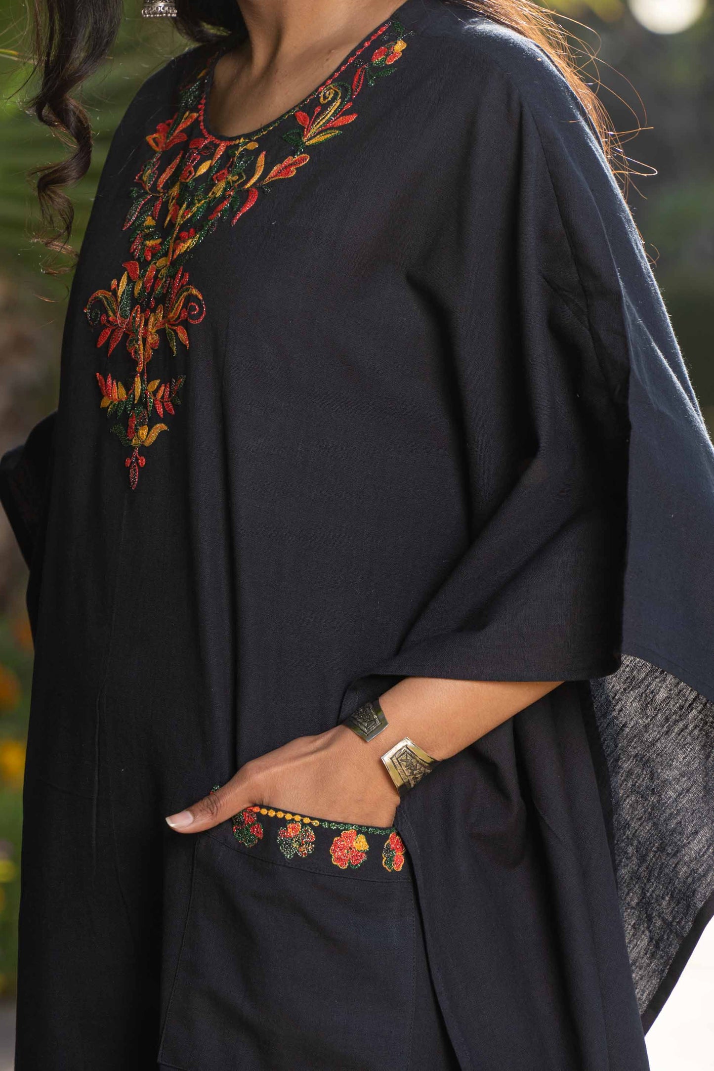 BLACK EMBROIDERED KHARI COTTON KAFTAN-NVK396