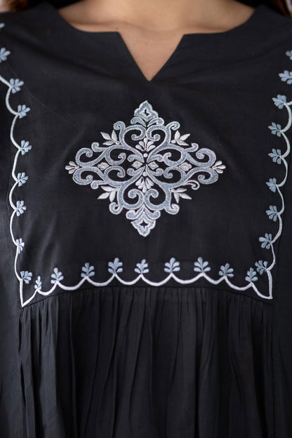 BLACK EMBROIDERED KURTA -NVKS765