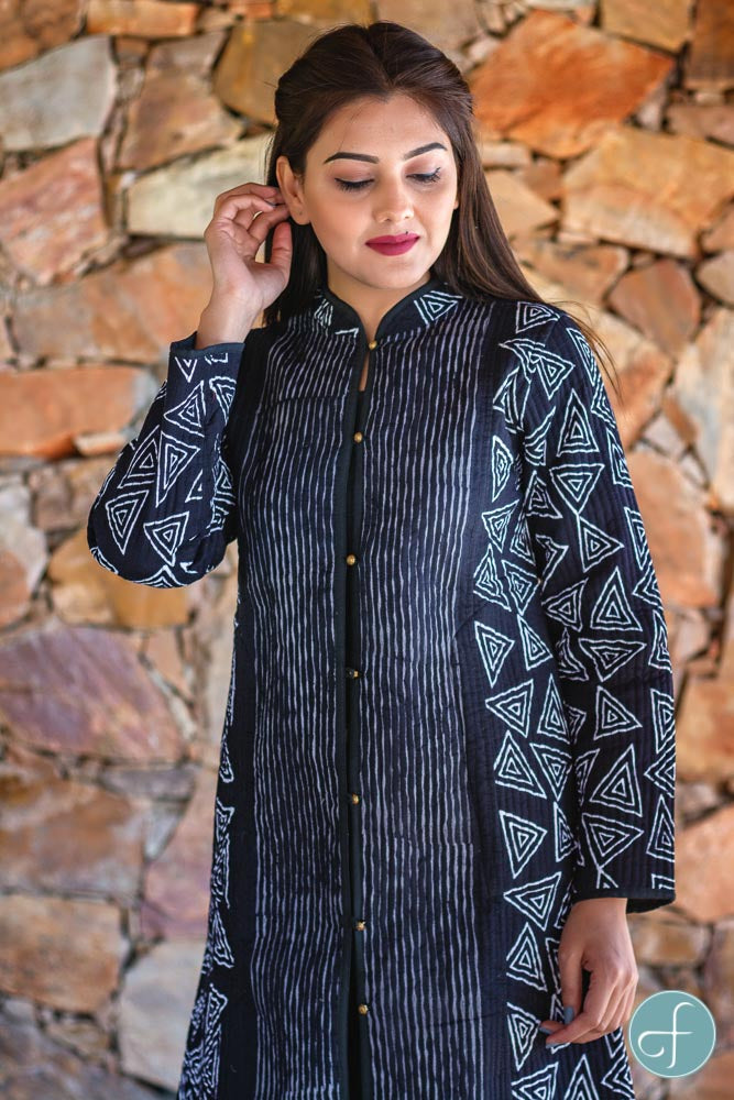 Black White Block Printed Reversible Cotton Quilted Coat- NVQJ261