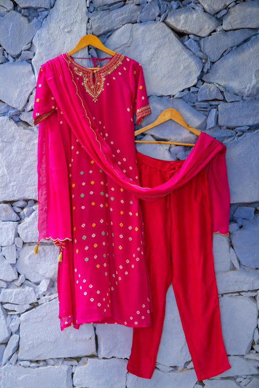 PINK BANDHEJ 3 PIECE SET-NVKS696