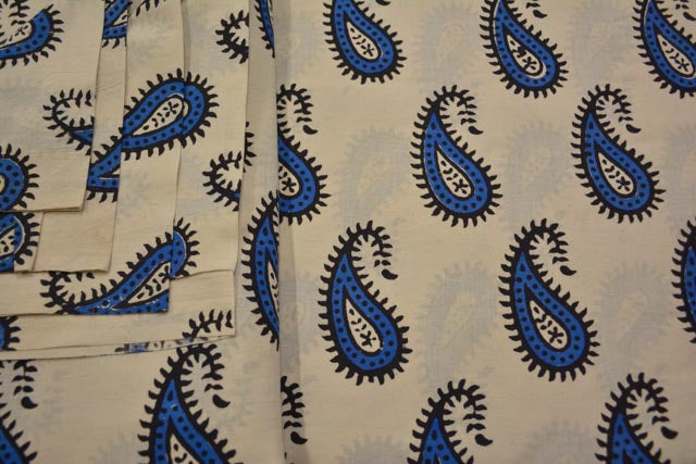 BLUE AND BLACK PAISLEY BLOCK PRINTED COTTON FABRIC-HF3126