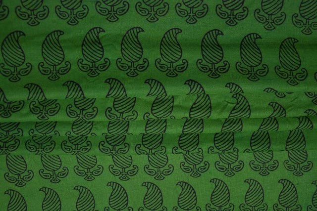 GREEN AND BLACK PAISLEY BAGH PRINT HANDLOOM KHARI ERI SILK-HF3190